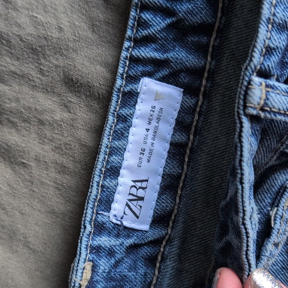 Zara Barrel Jean - Picture 3 of 4